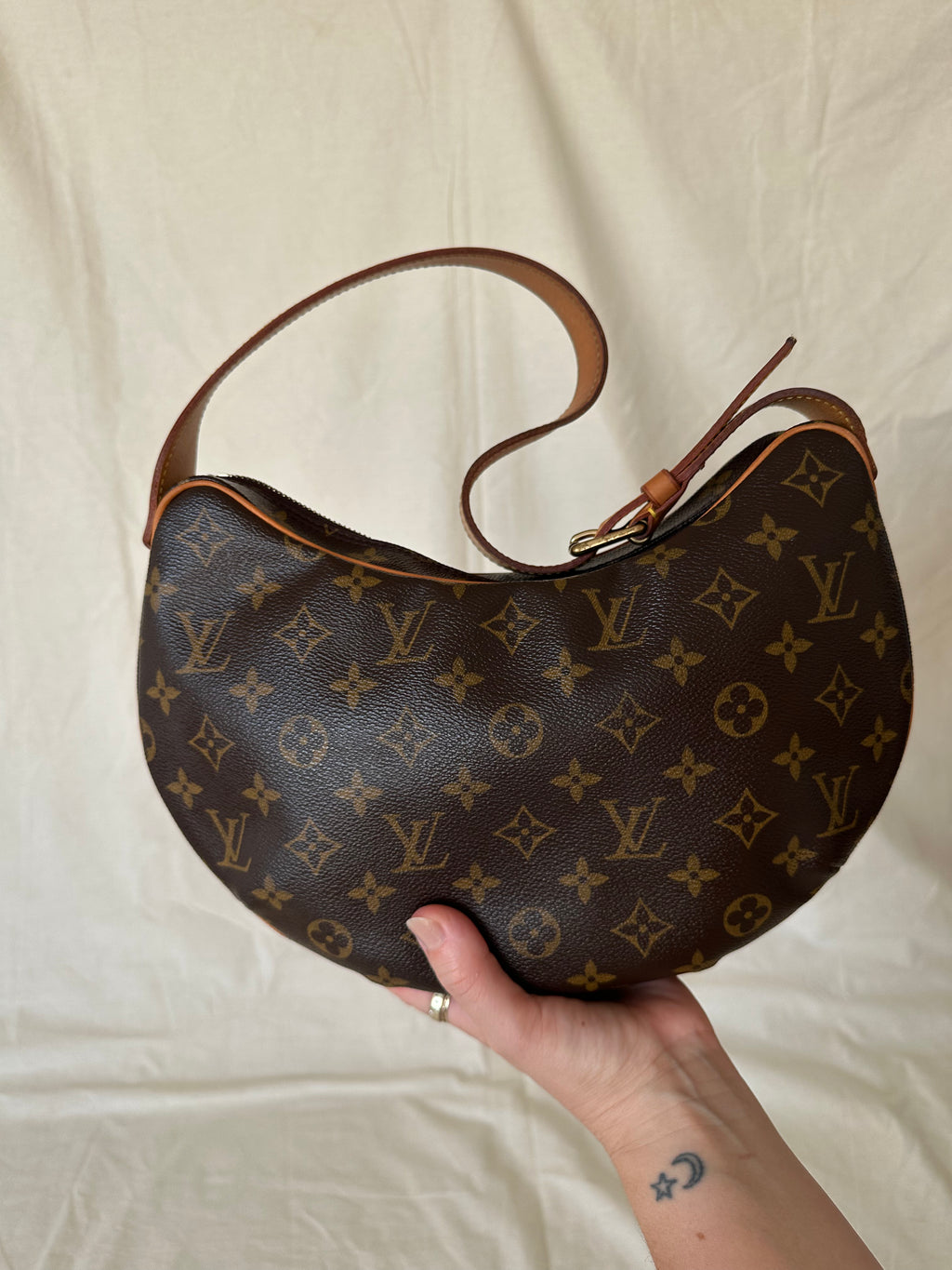 Louis Vuitton Croissant MM