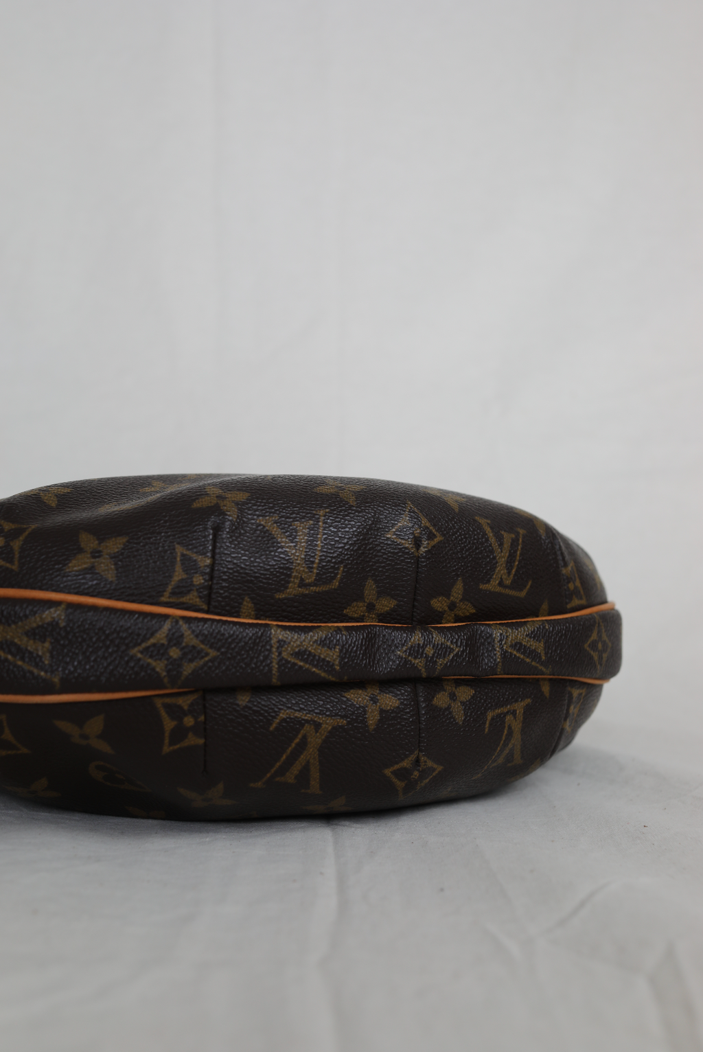 Louis Vuitton Croissant MM
