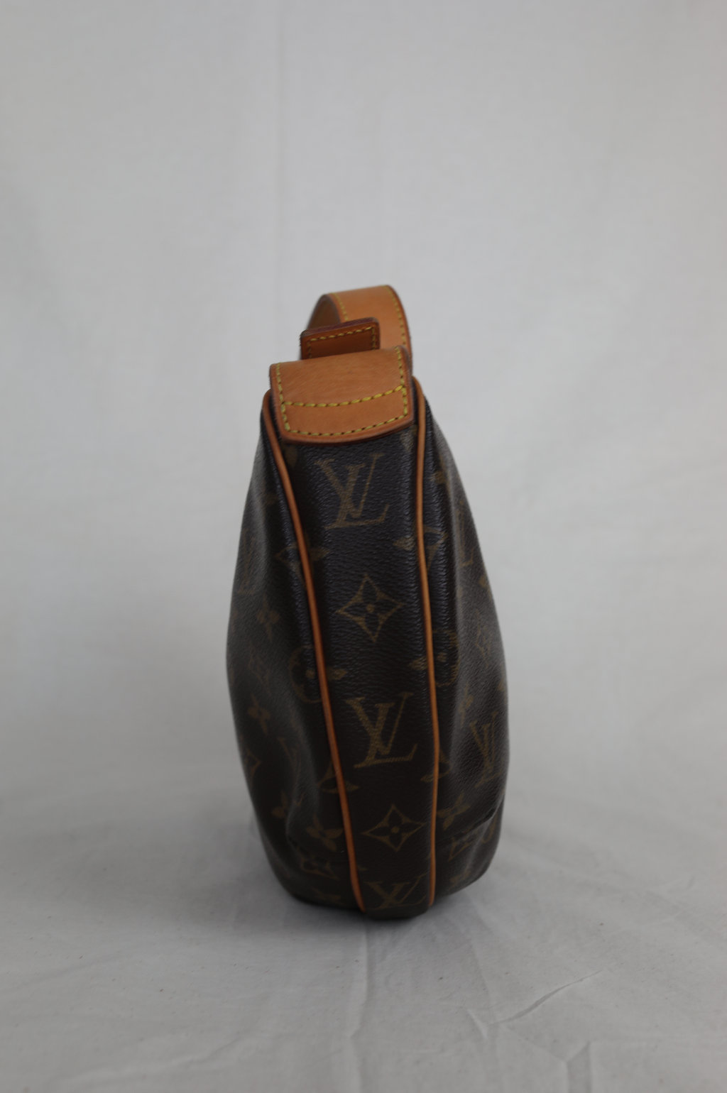 Louis Vuitton Croissant MM