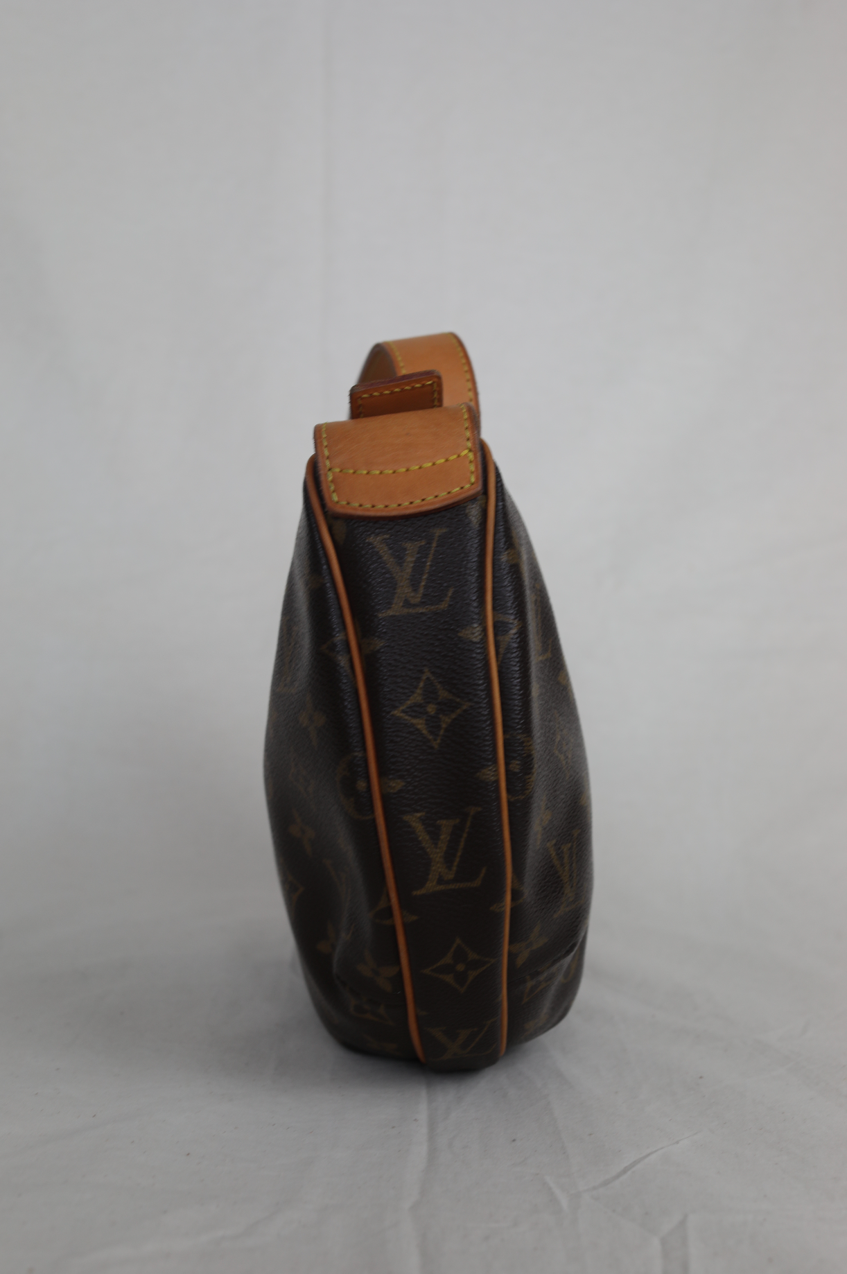 Louis Vuitton Croissant MM