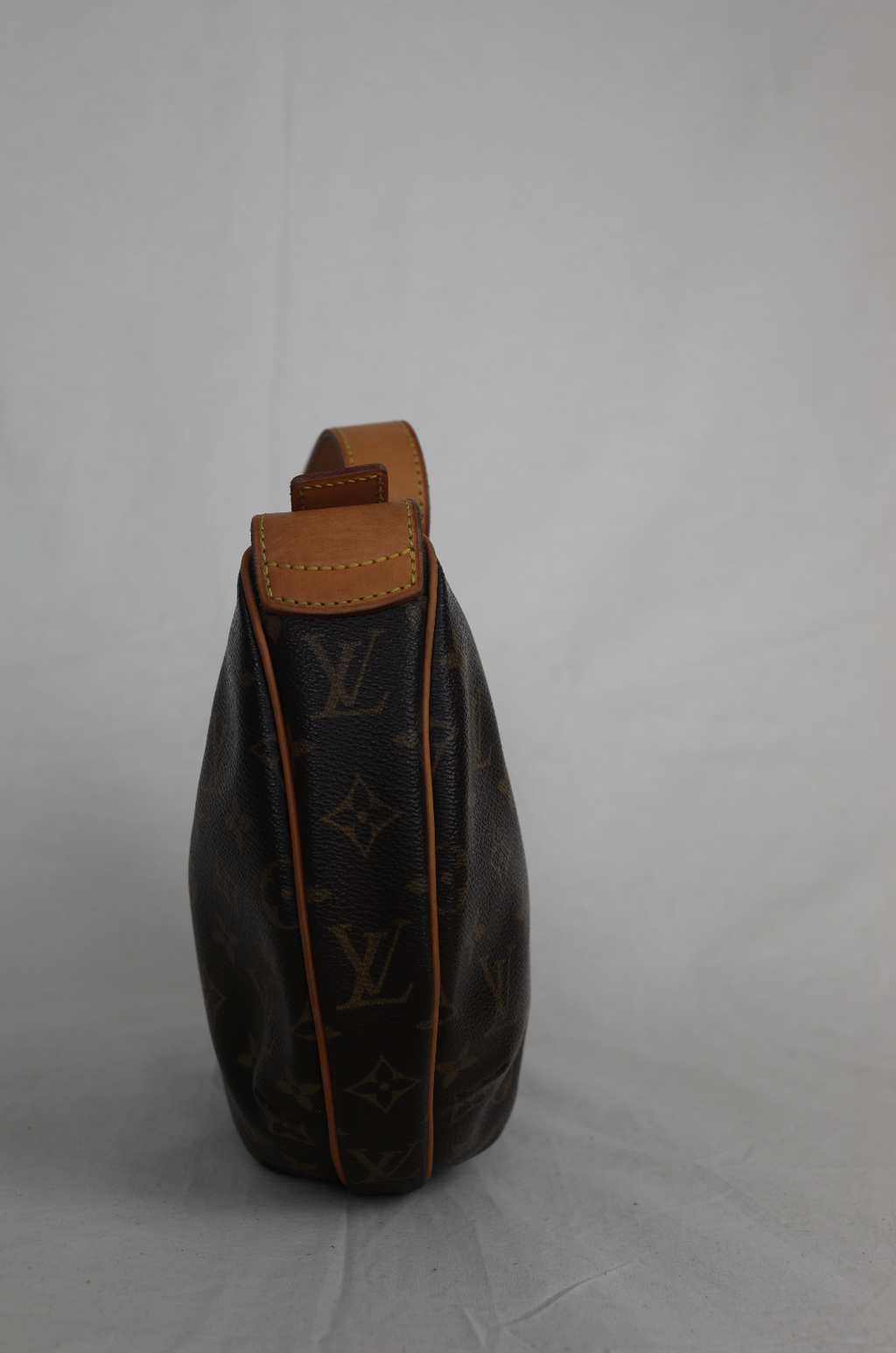 Louis Vuitton Croissant MM