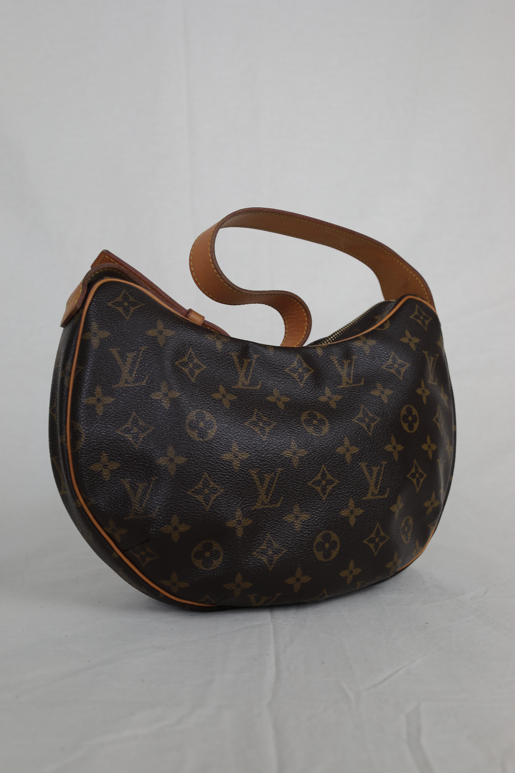 Louis Vuitton Croissant MM