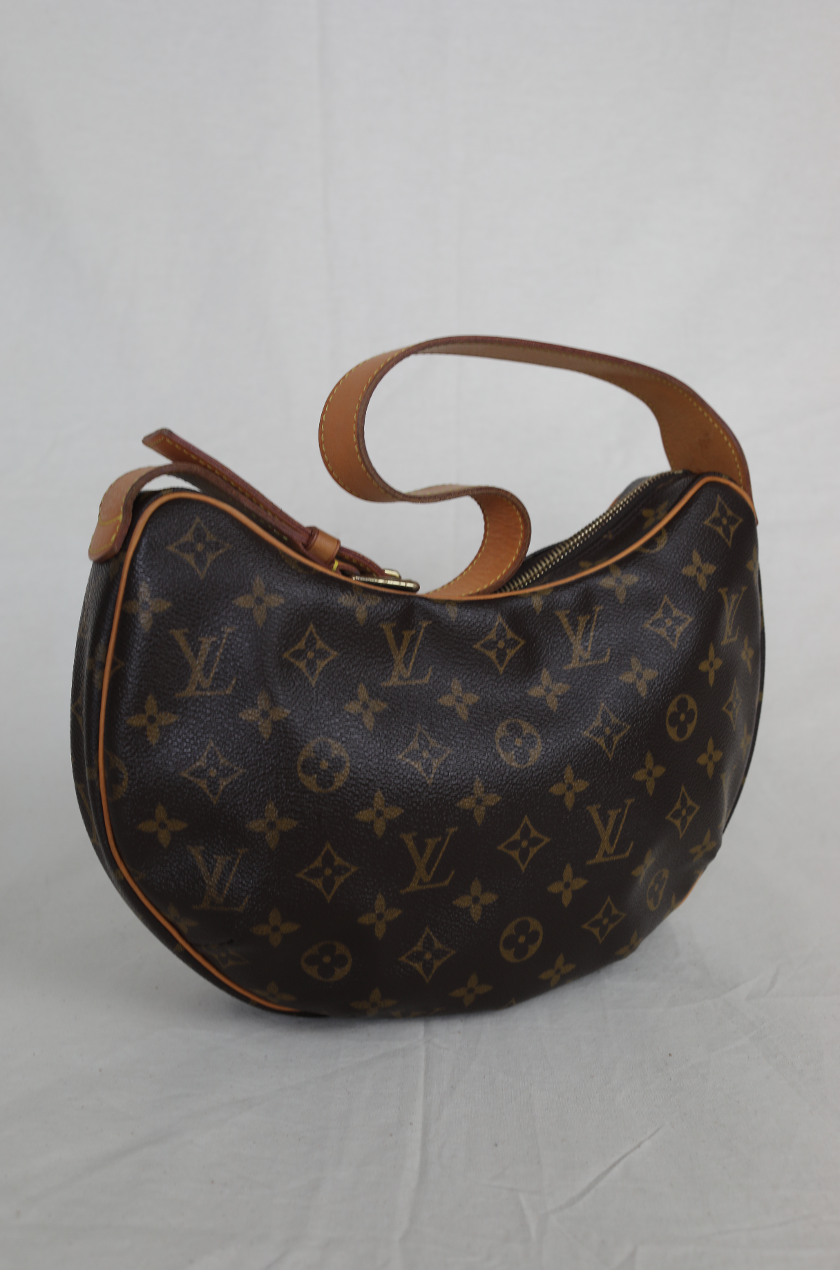 Louis Vuitton Croissant MM